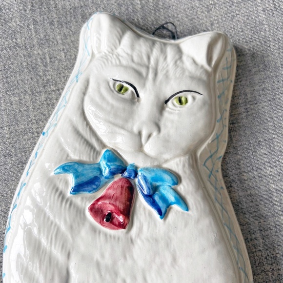 Hand Painted Ceramic Cat Wall Hanging Made in Italy - Picture 6 of 8